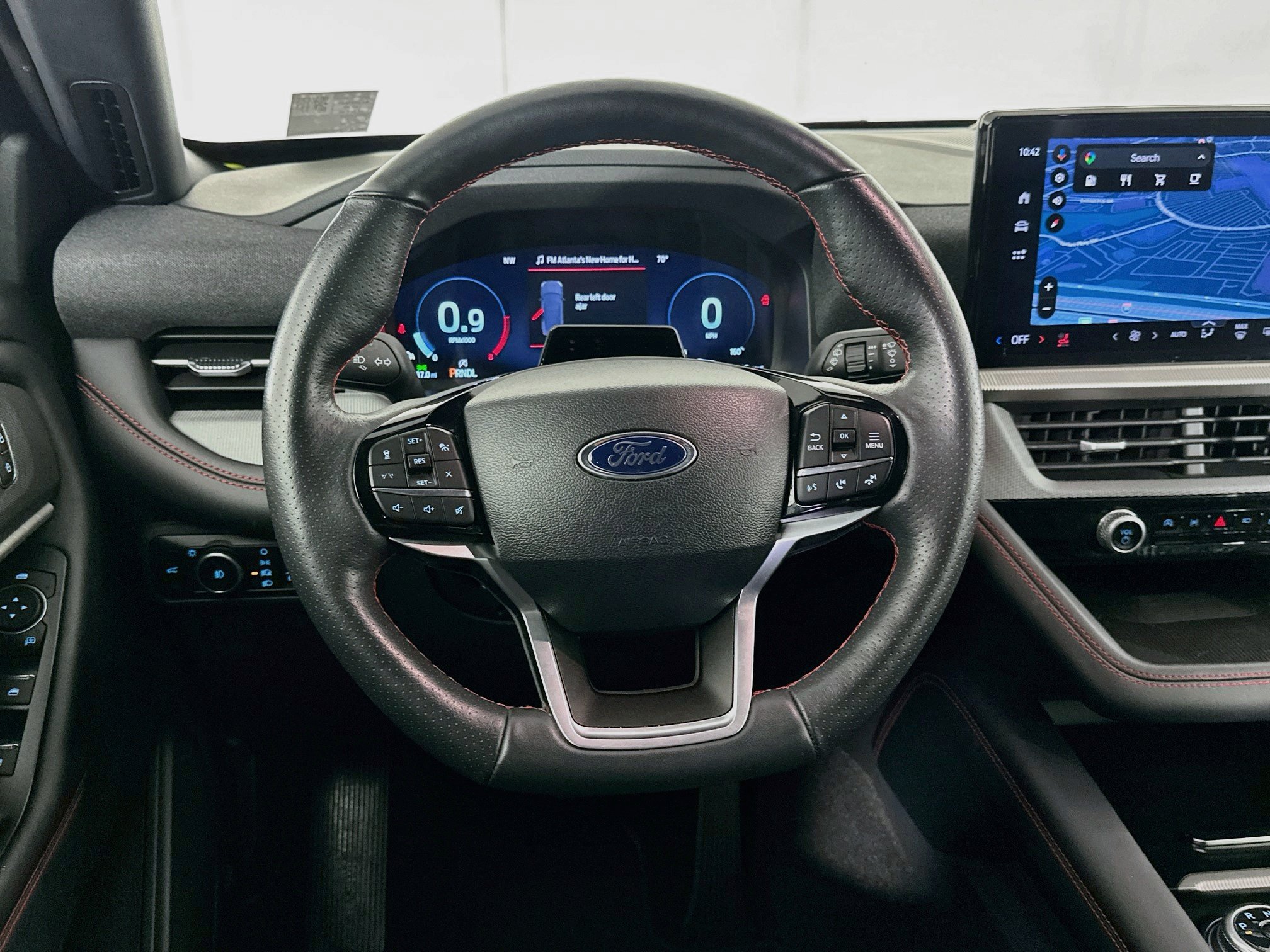 Used 2025 Ford Explorer ST-Line w/ ST-Line Street Pack AWD/4WD image 18