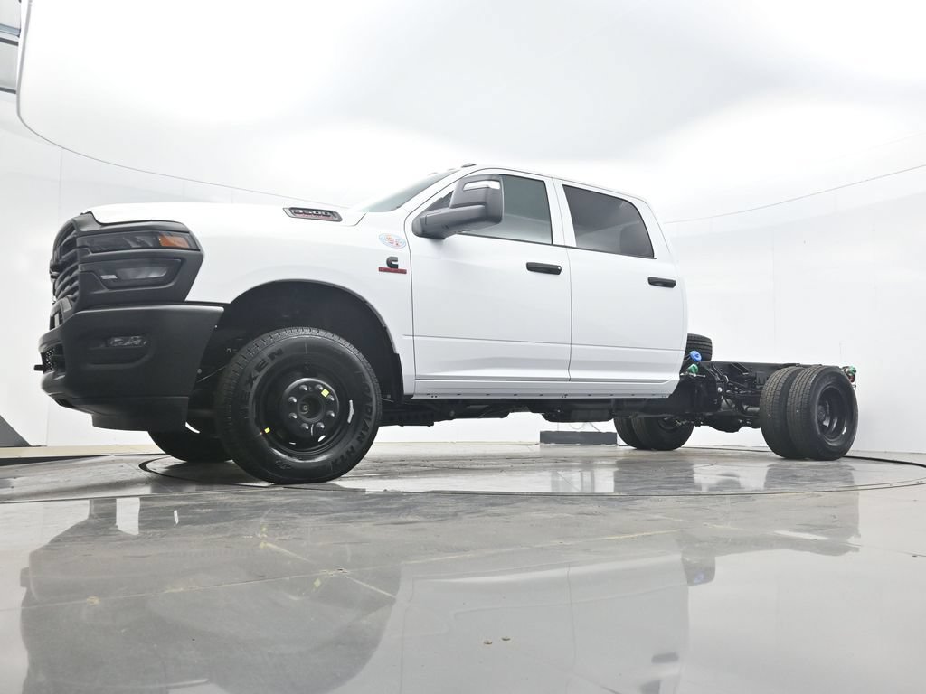 New 2026 RAM 3500 Tradesman AWD/4WD image 30