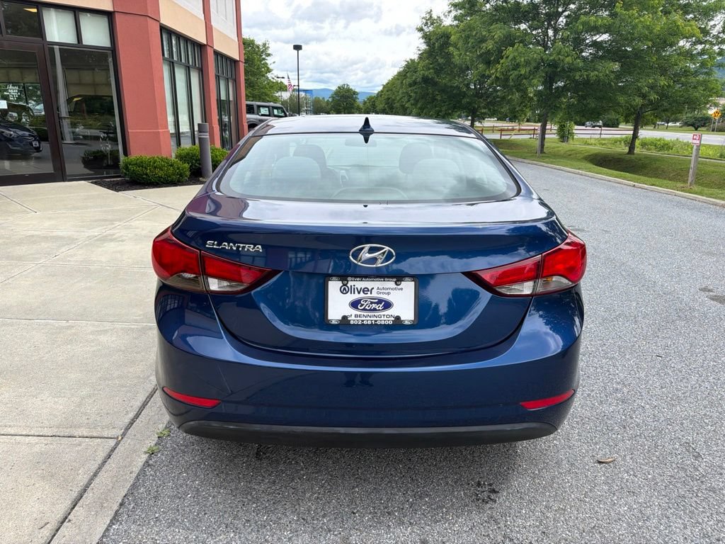 Used 2015 Hyundai Elantra SE w/ Option Group 02 FWD image 6