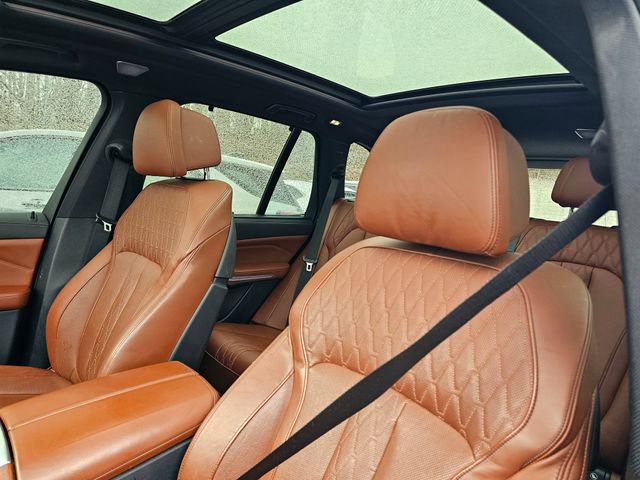Used 2021 BMW X5 M50i w/ Executive Package image 9
