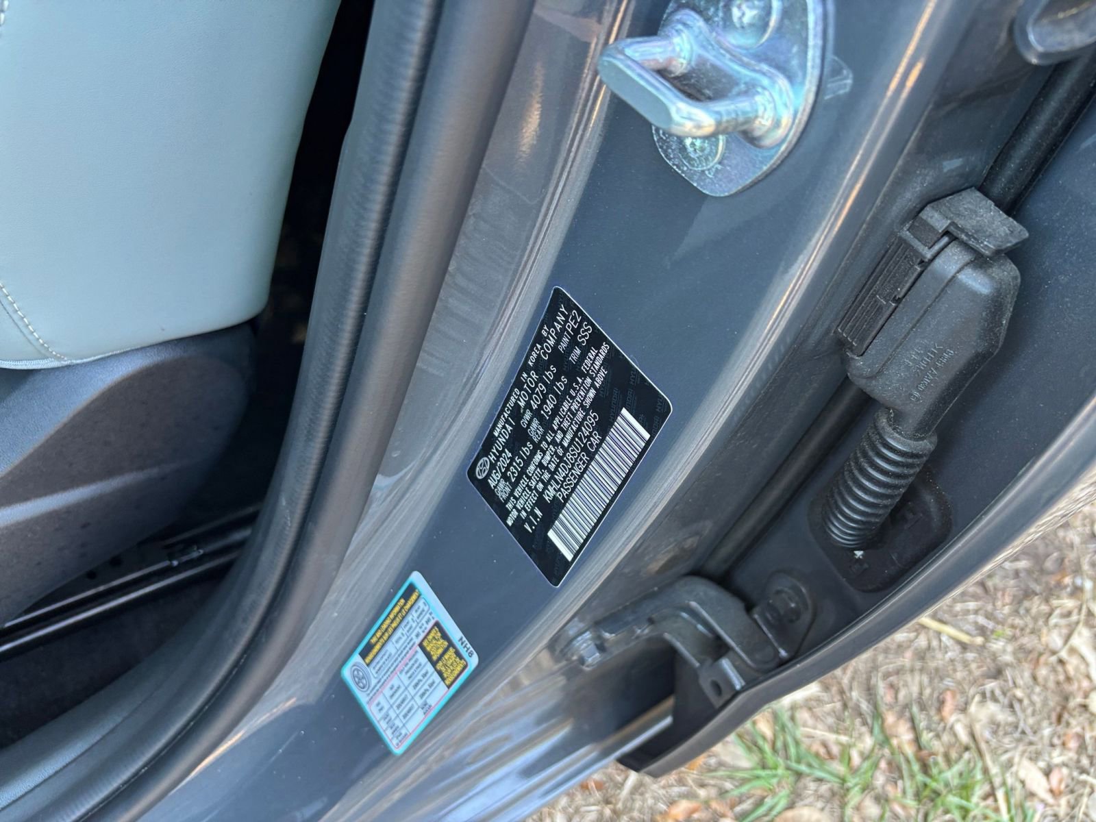 Used 2025 Hyundai Elantra Limited image 30