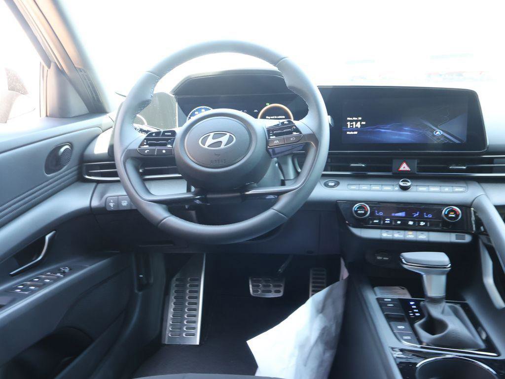 New 2026 Hyundai Elantra Sport image 21