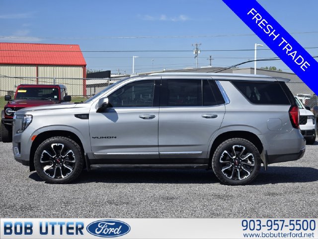 Used 2023 GMC Yukon SLT w/ SLT Premium Package AWD/4WD image 4