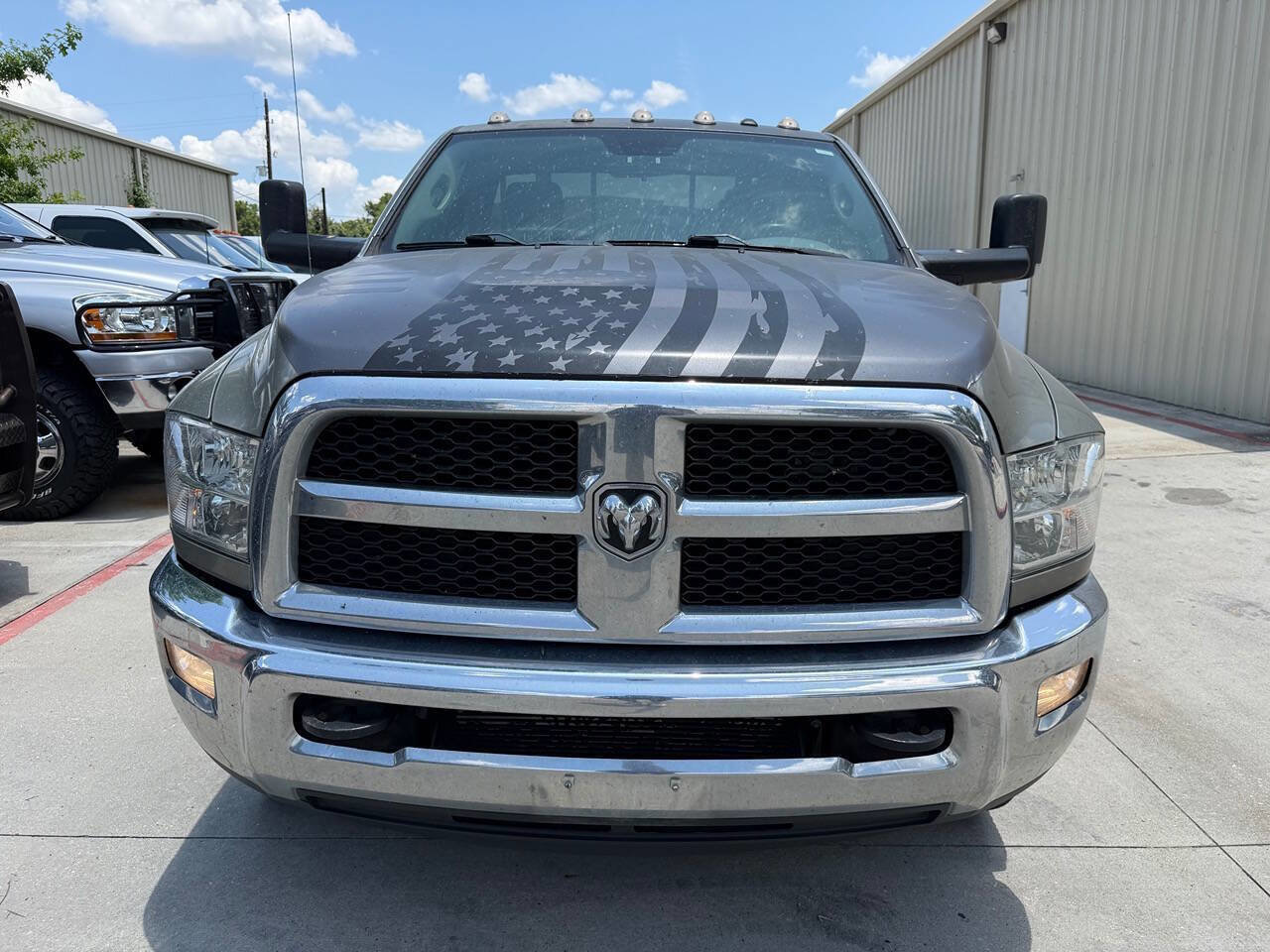 Used 2017 RAM 3500 Tradesman w/ Chrome Appearance Group AWD/4WD image 5