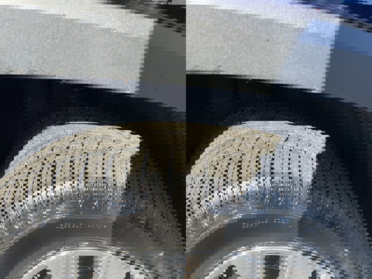 Used 2021 Toyota RAV4 XLE Premium image 12