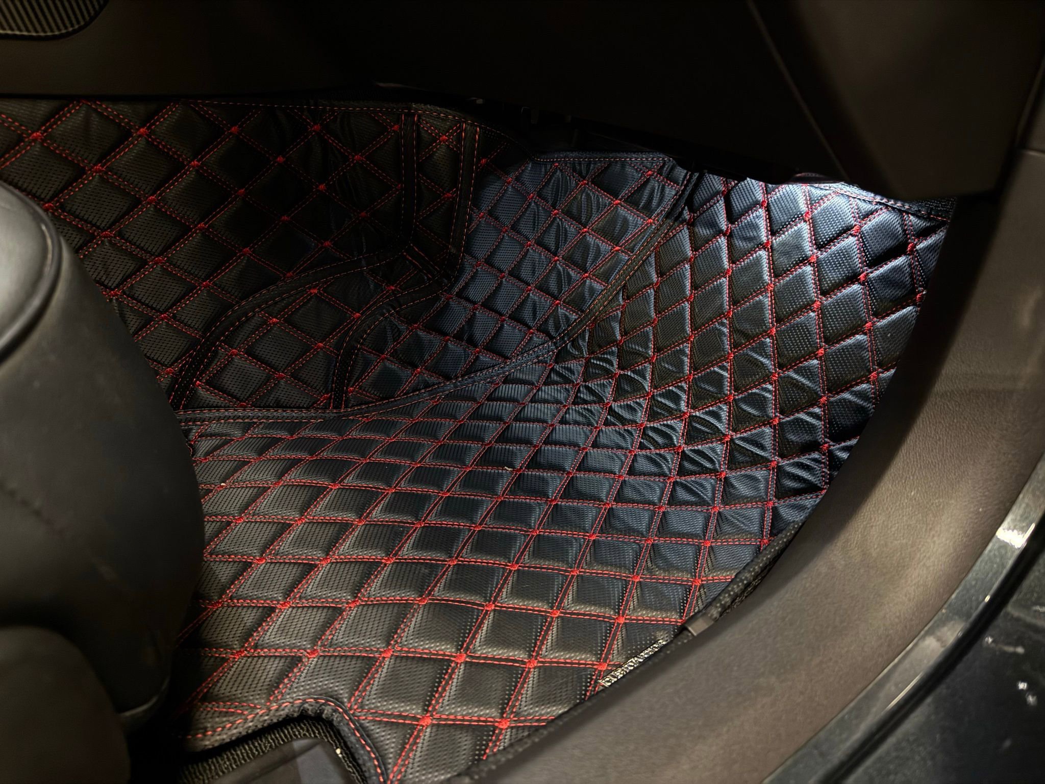 Used 2019 Chevrolet Corvette Stingray Coupe w/ Carbon Flash Badge Package image 30