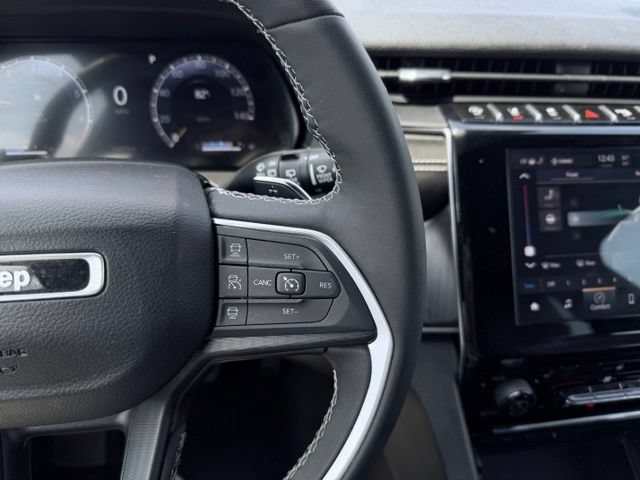 Used 2023 Jeep Grand Cherokee L Laredo AWD/4WD image 36