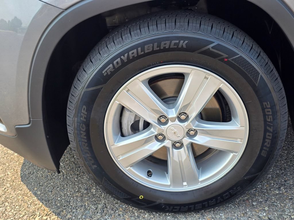 Used 2020 Chevrolet Trax LS w/ Tint and Cruise Package FWD image 9