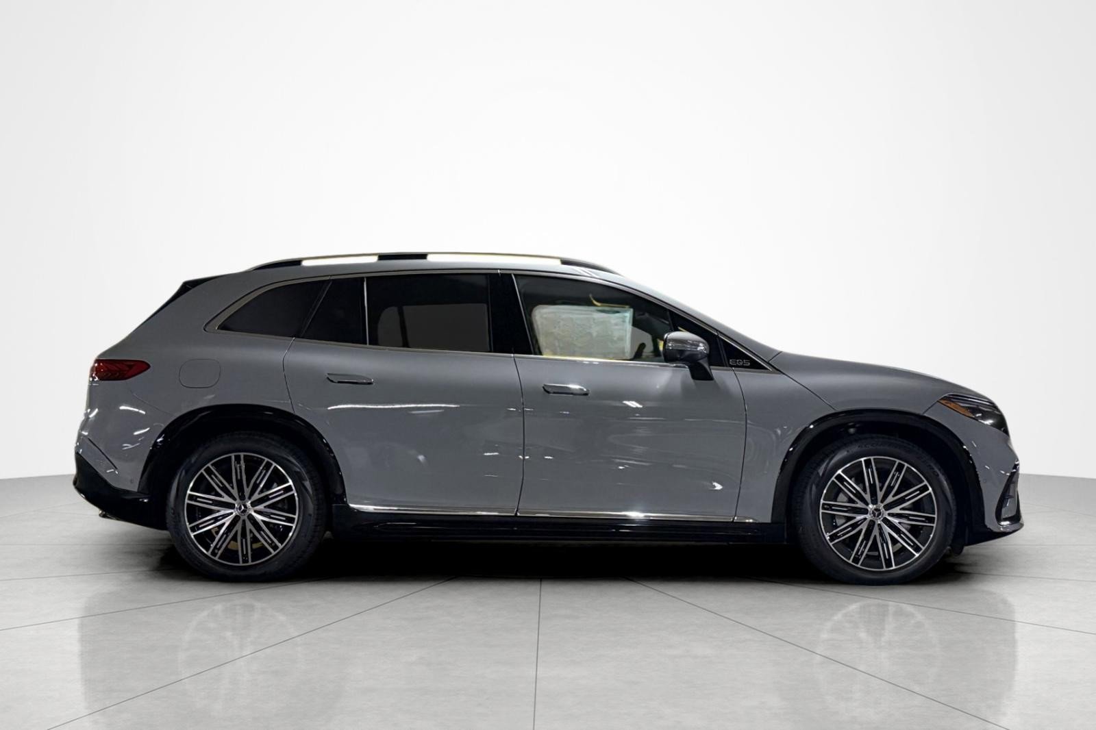 New 2026 Mercedes-Benz EQS 550 4MATIC SUV image 6