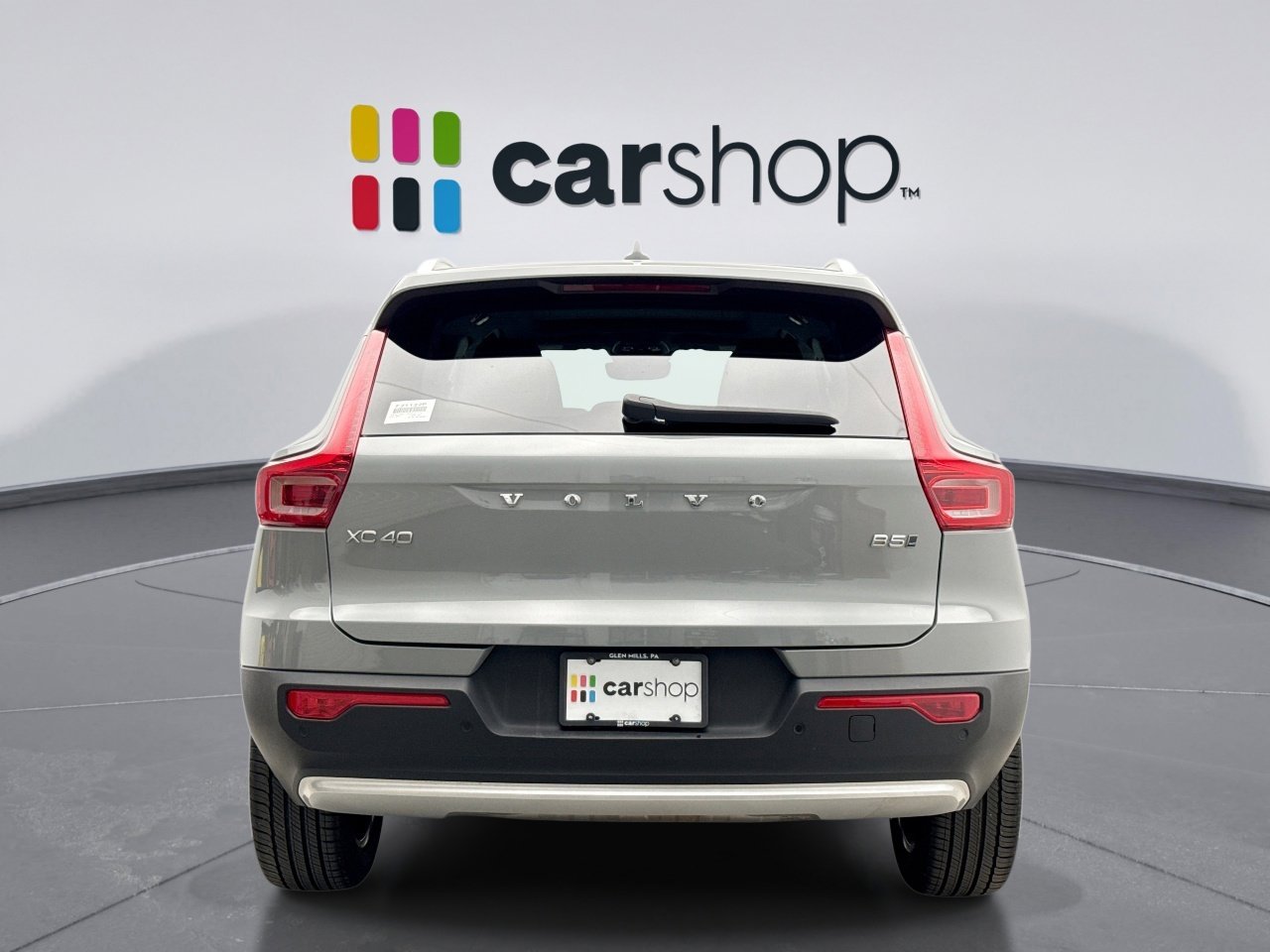 Used 2025 Volvo XC40 B5 Core image 4