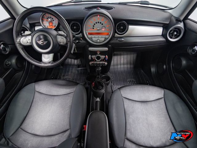 Used 2009 MINI Cooper Clubman Hardtop FWD image 2