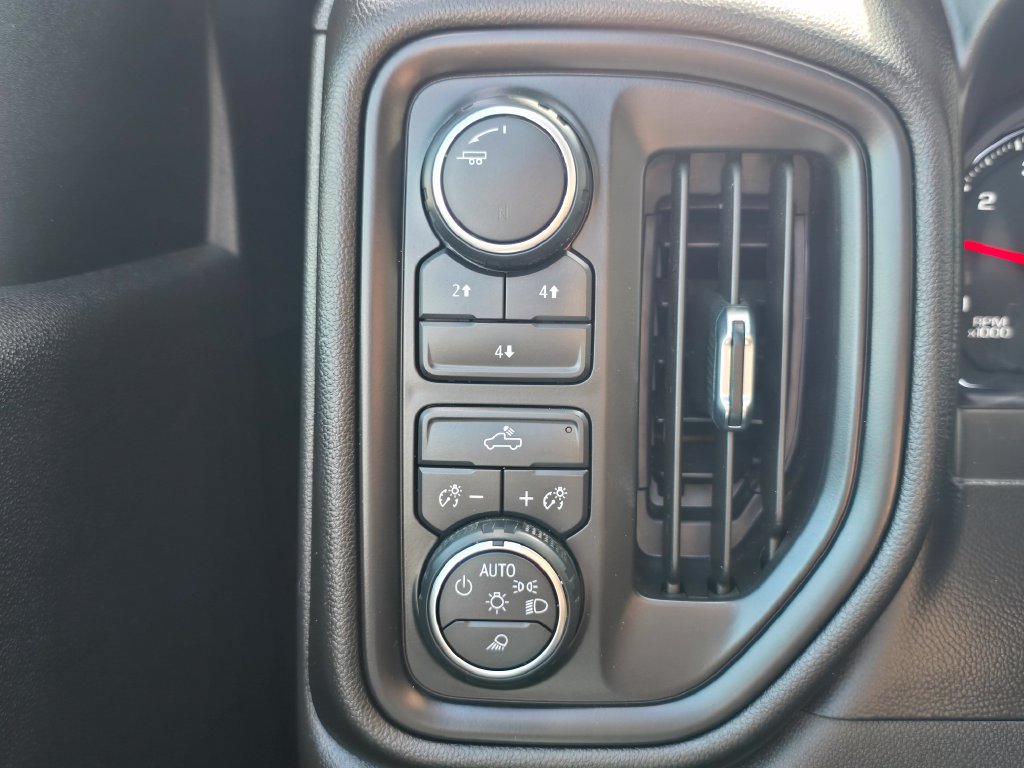 Used 2021 Chevrolet Silverado 2500 Custom w/ Custom Value Package AWD/4WD image 20