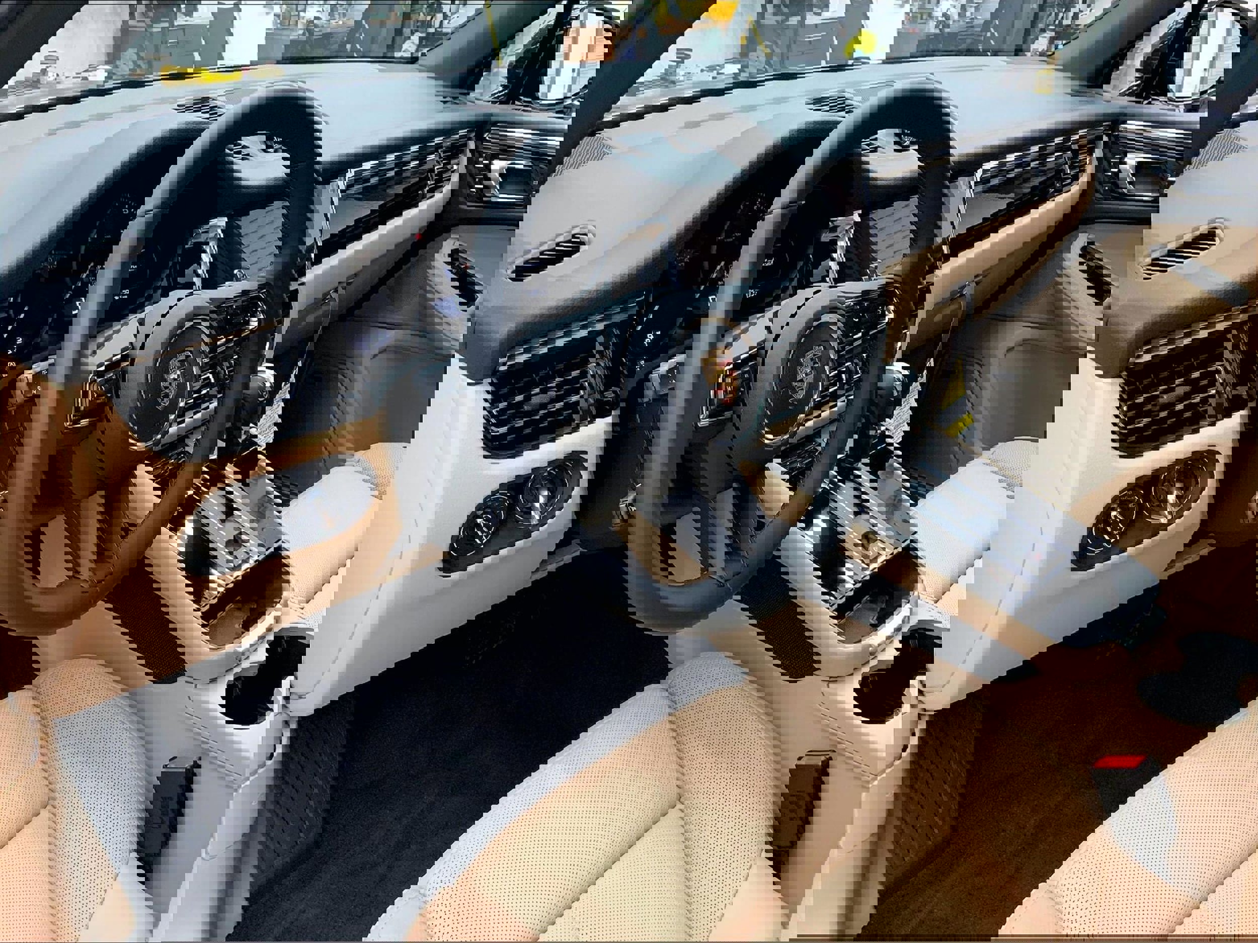 New 2026 Porsche Macan AWD/4WD image 4