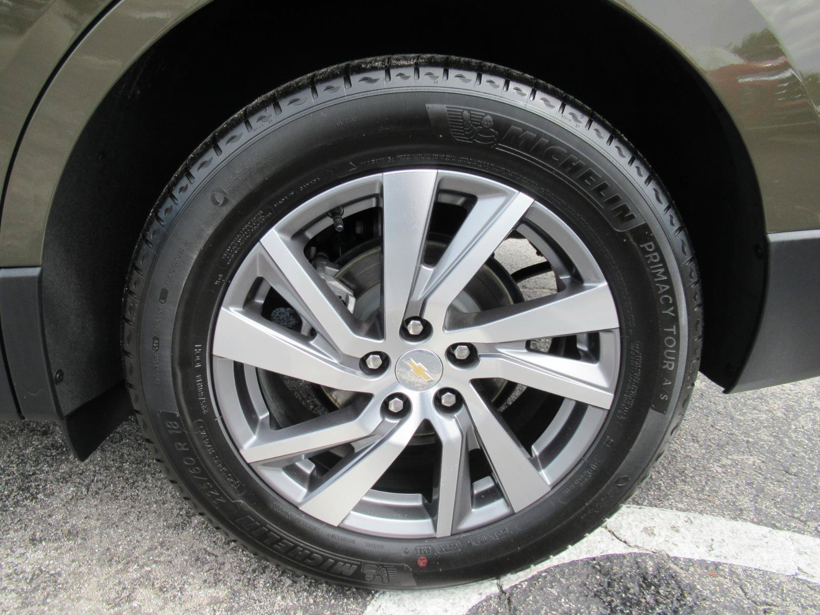 Used 2023 Chevrolet Equinox LT FWD image 9