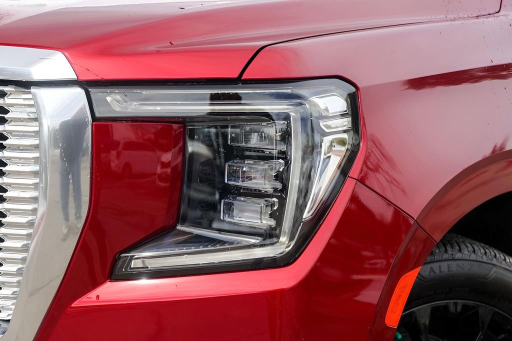 Used 2023 GMC Yukon Denali image 3