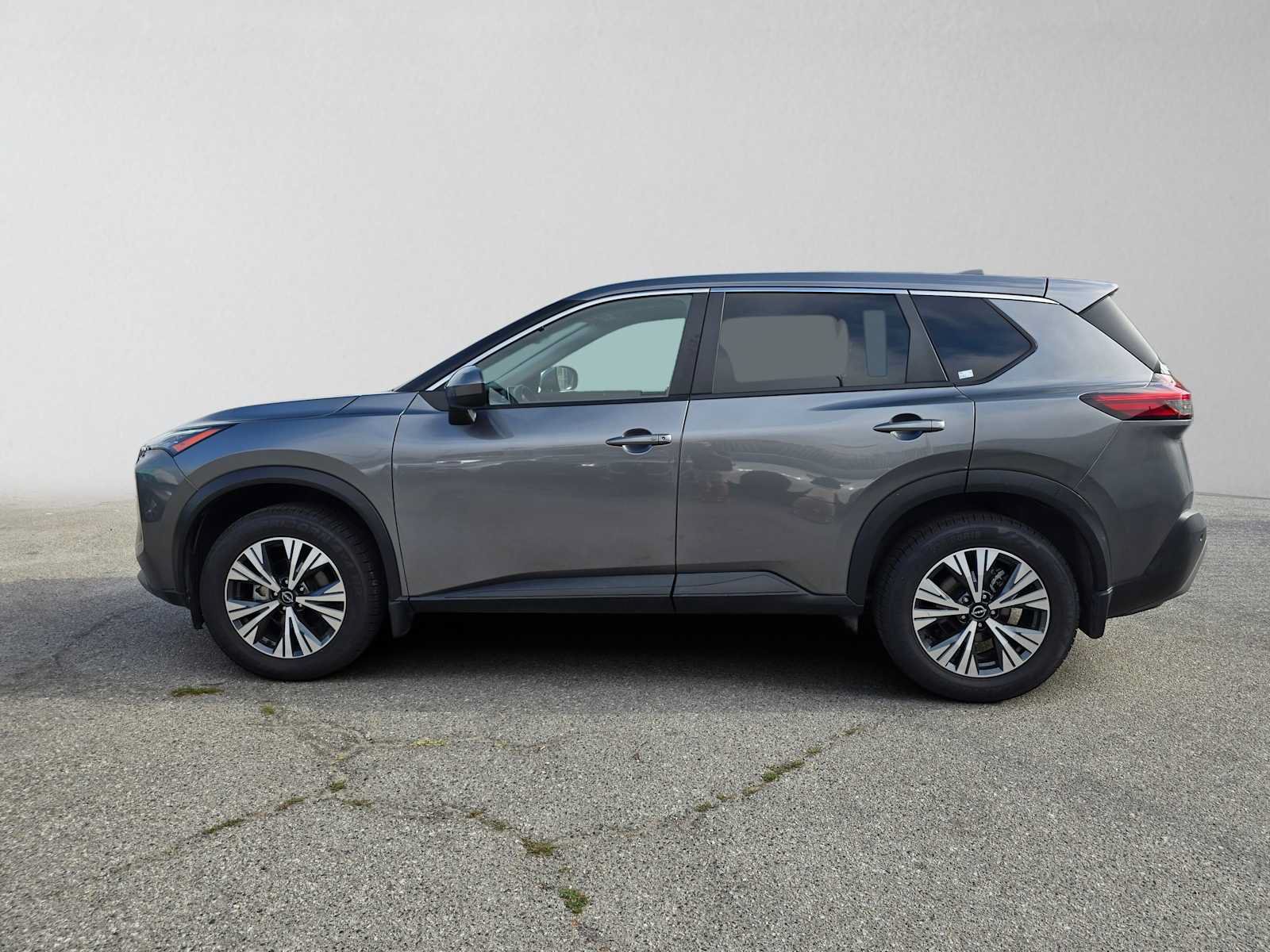 Used 2023 Nissan Rogue SV FWD image 6