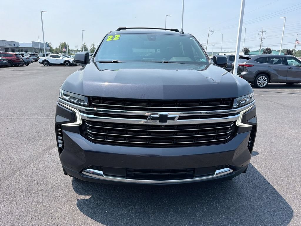 Used 2022 Chevrolet Suburban LT w/ Luxury Package AWD/4WD image 3