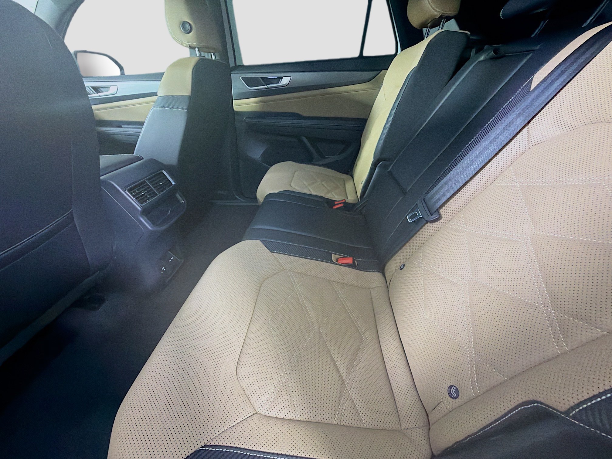 Used 2024 Volkswagen Atlas Cross Sport SE FWD image 26