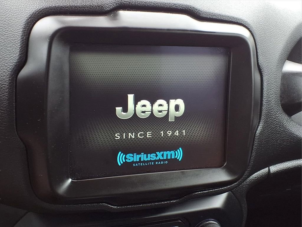 Used 2023 Jeep Renegade Latitude AWD/4WD image 10