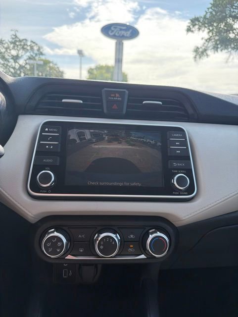 Used 2022 Nissan Versa SV FWD image 9