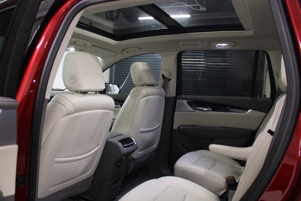 Used 2024 Cadillac XT6 Premium Luxury image 29