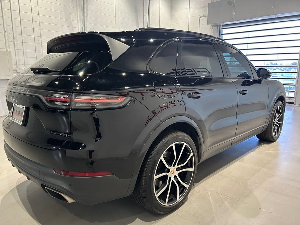 Used 2023 Porsche Cayenne AWD/4WD image 7