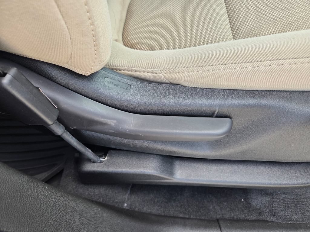 Certified 2023 Chevrolet Traverse LS FWD image 16