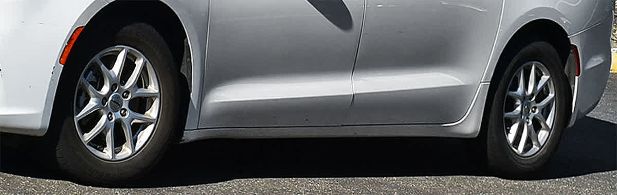 Used 2023 Chrysler Pacifica Touring-L FWD image 18