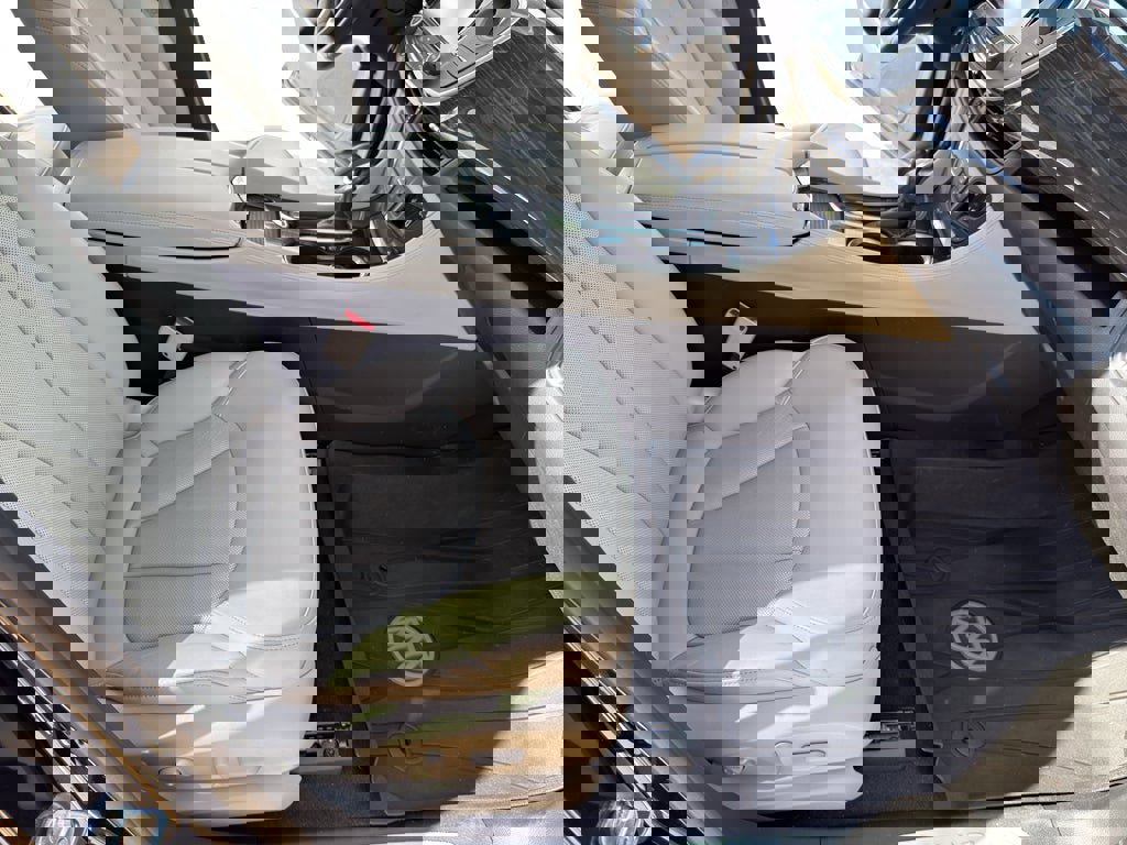 Used 2020 Buick Envision Essence w/ Experience Buick Package image 29