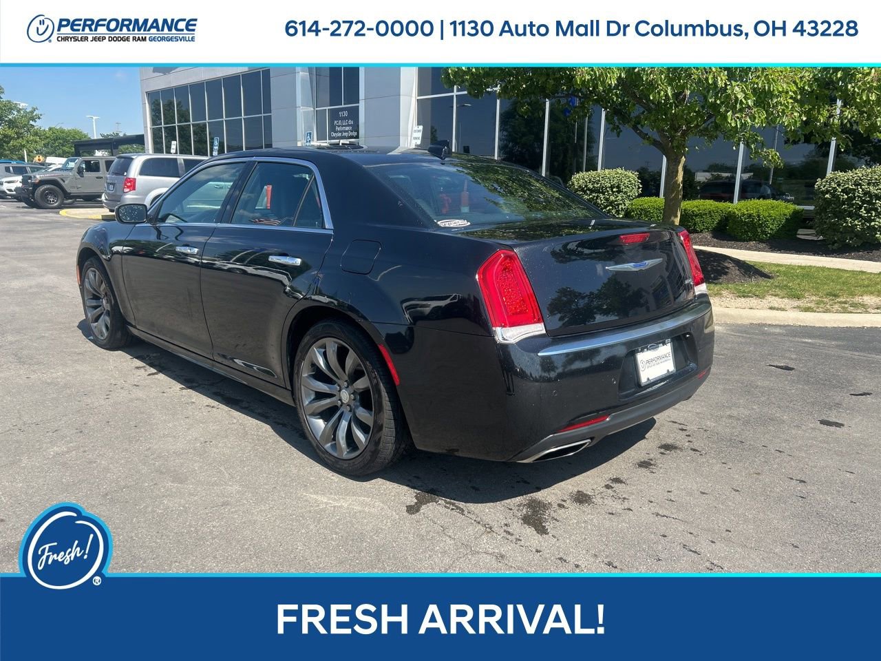 Used 2015 Chrysler 300 C Platinum w/ Light Group RWD image 5