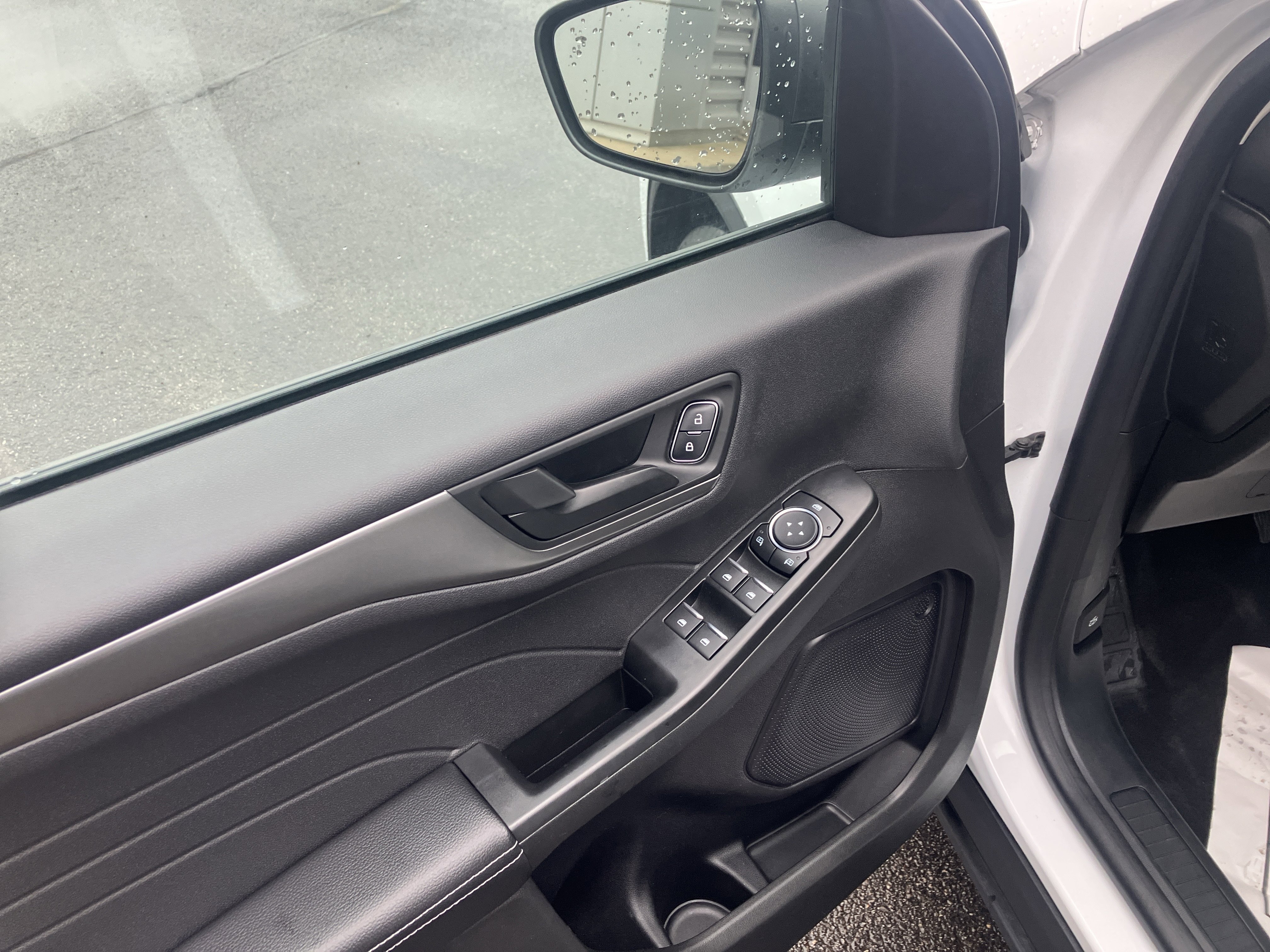 Used 2023 Ford Escape Active image 17