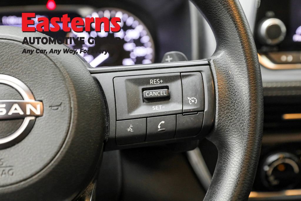 Used 2022 Nissan Rogue S image 16