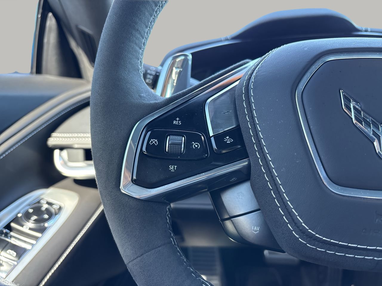 Used 2024 Chevrolet Corvette Stingray Premium Conv w/ Z51 Performance Package image 26