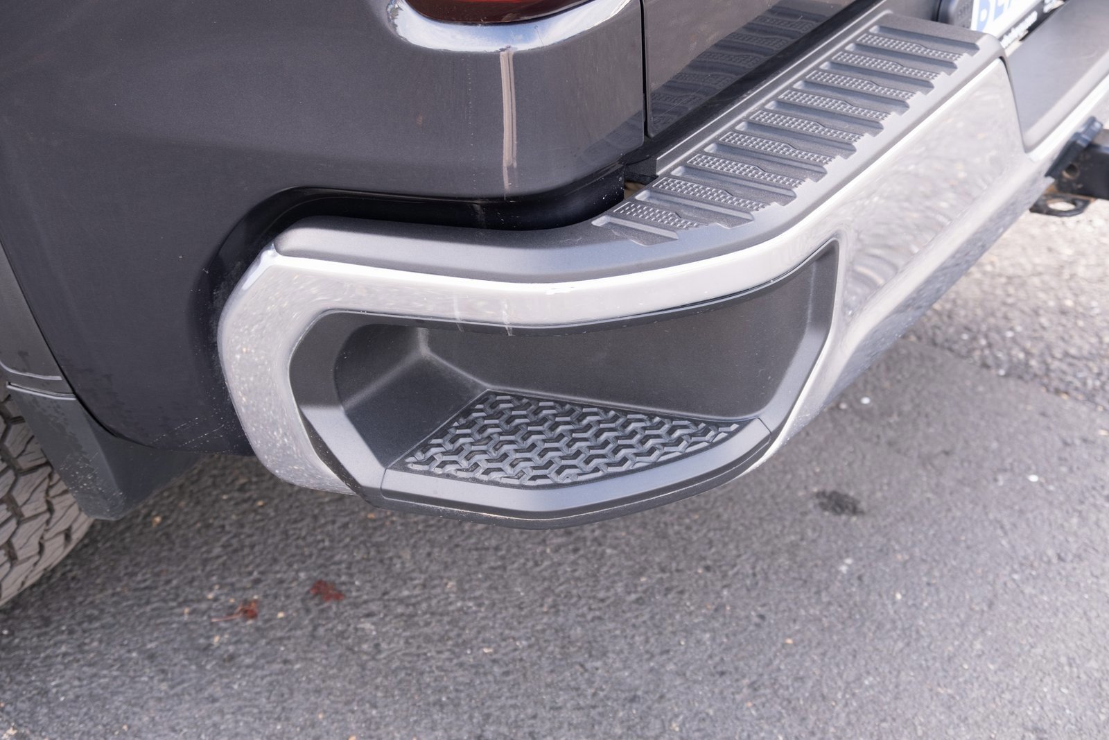 Used 2023 GMC Sierra 1500 SLE image 25