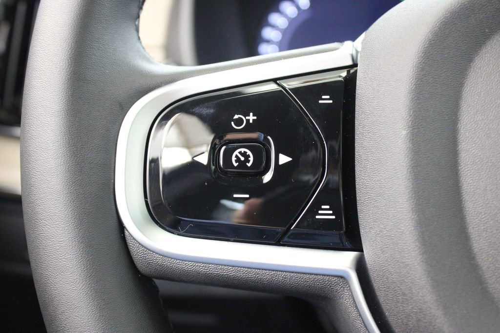 New 2026 Volvo XC90 B6 Plus w/ Protection Package image 27