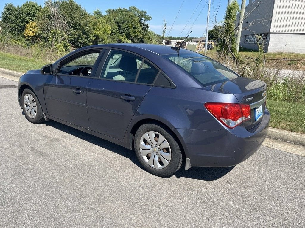 Used 2014 Chevrolet Cruze LS FWD image 4