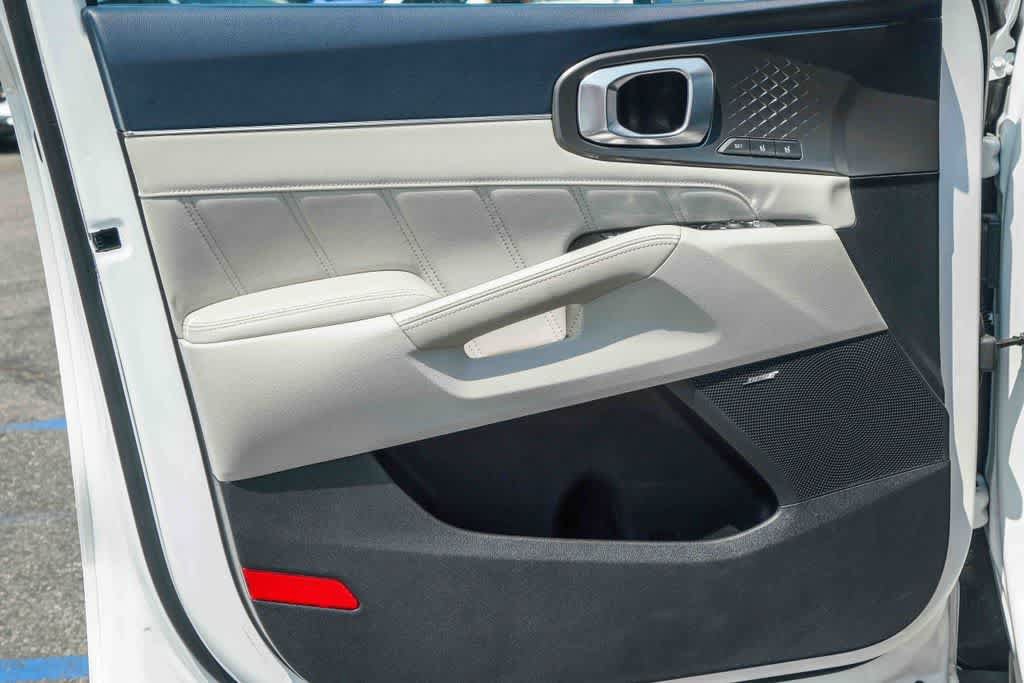 Certified 2023 Kia Sorento SX Prestige AWD/4WD image 20