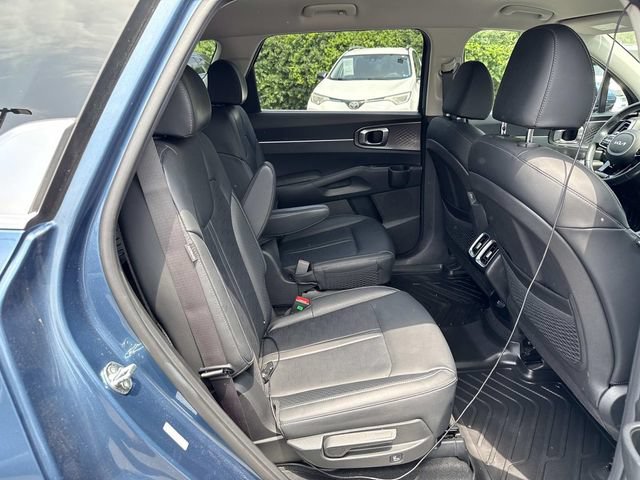 Used 2025 Kia Sorento EX AWD/4WD image 11