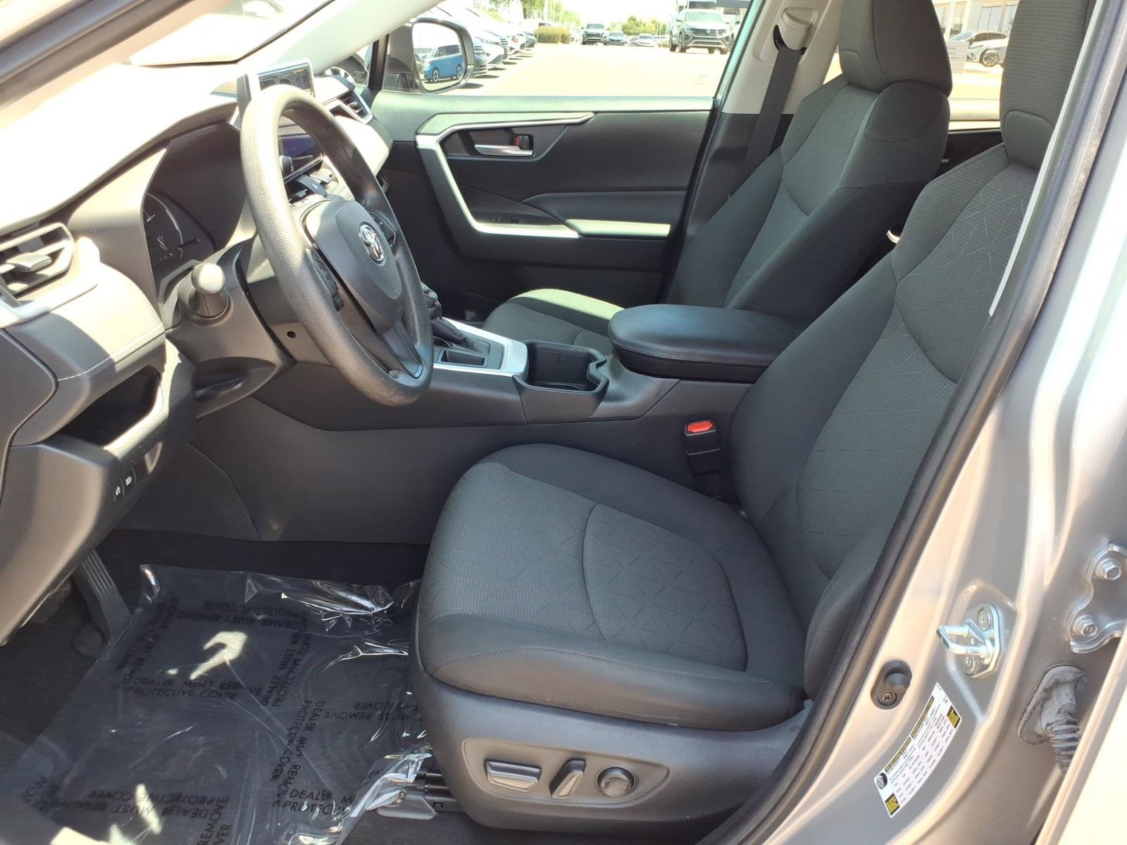 Used 2023 Toyota RAV4 XLE FWD image 20