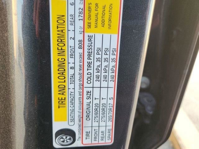 Used 2021 Chevrolet Suburban LS image 32