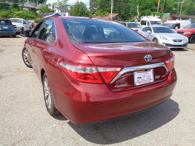 Used 2015 Toyota Camry XLE w/ Moonroof Package FWD image 6