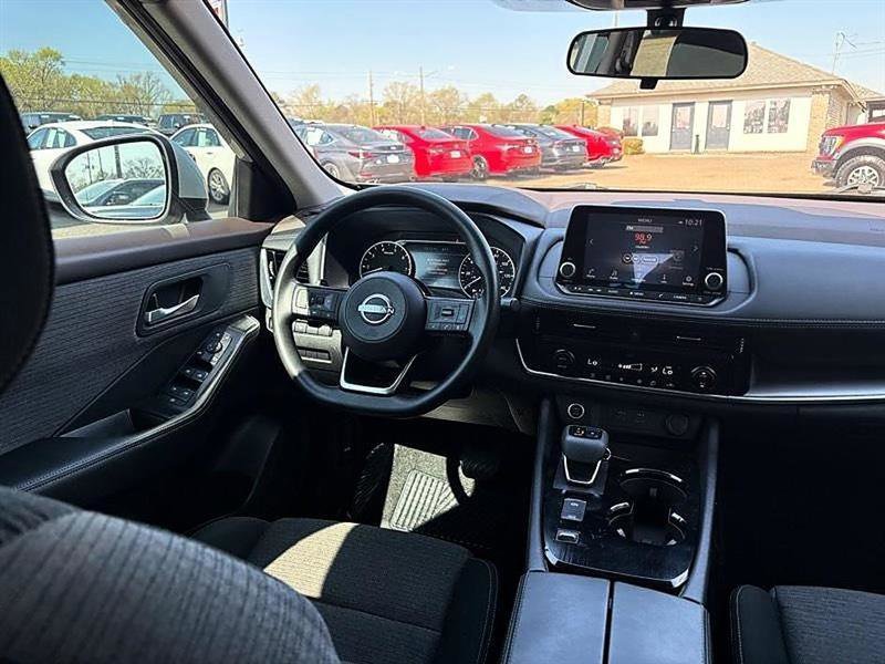 Used 2022 Nissan Rogue SV FWD image 40