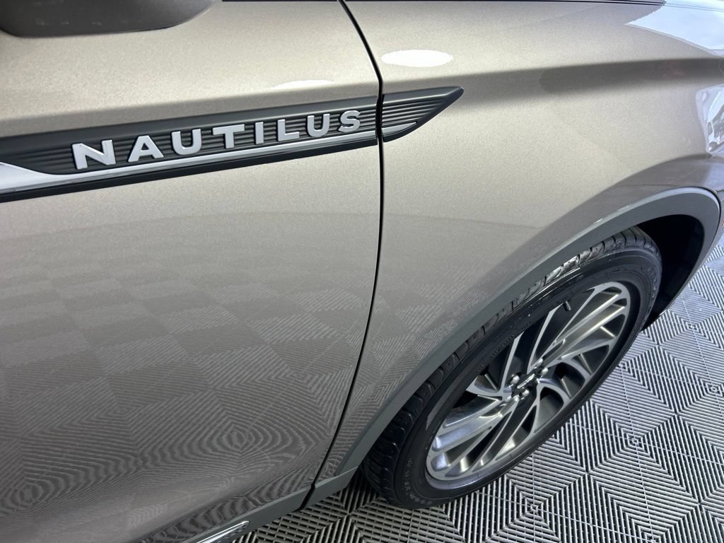 Used 2020 Lincoln Nautilus Reserve FWD image 4