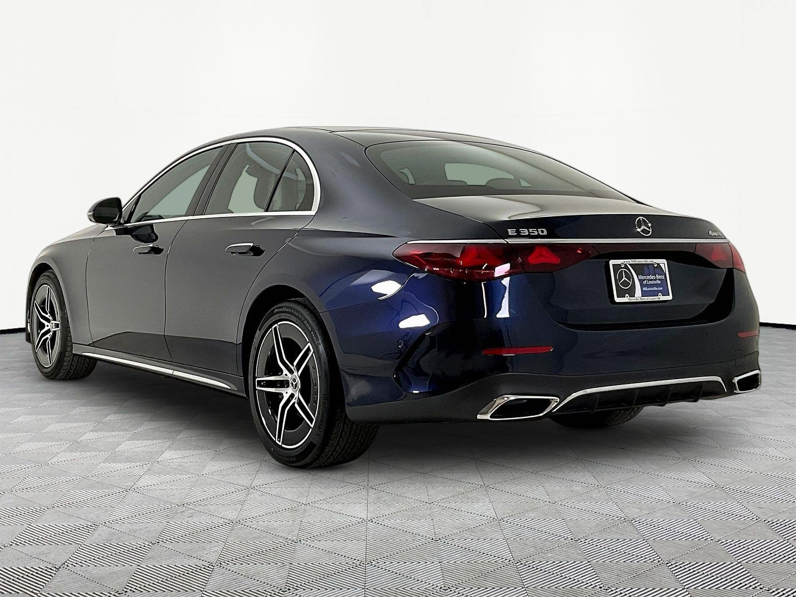 New 2026 Mercedes-Benz E 350 4MATIC Sedan image 4