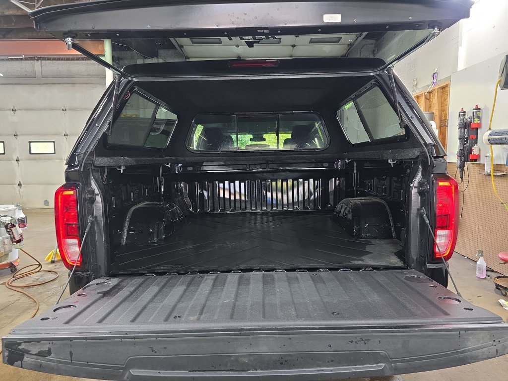 Used 2025 GMC Sierra 1500 Elevation AWD/4WD image 14