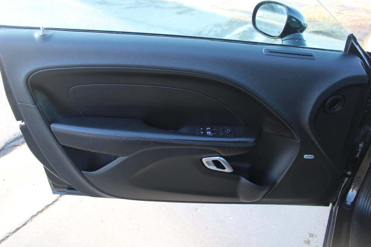 Used 2018 Dodge Challenger GT w/ Driver Convenience Group image 9