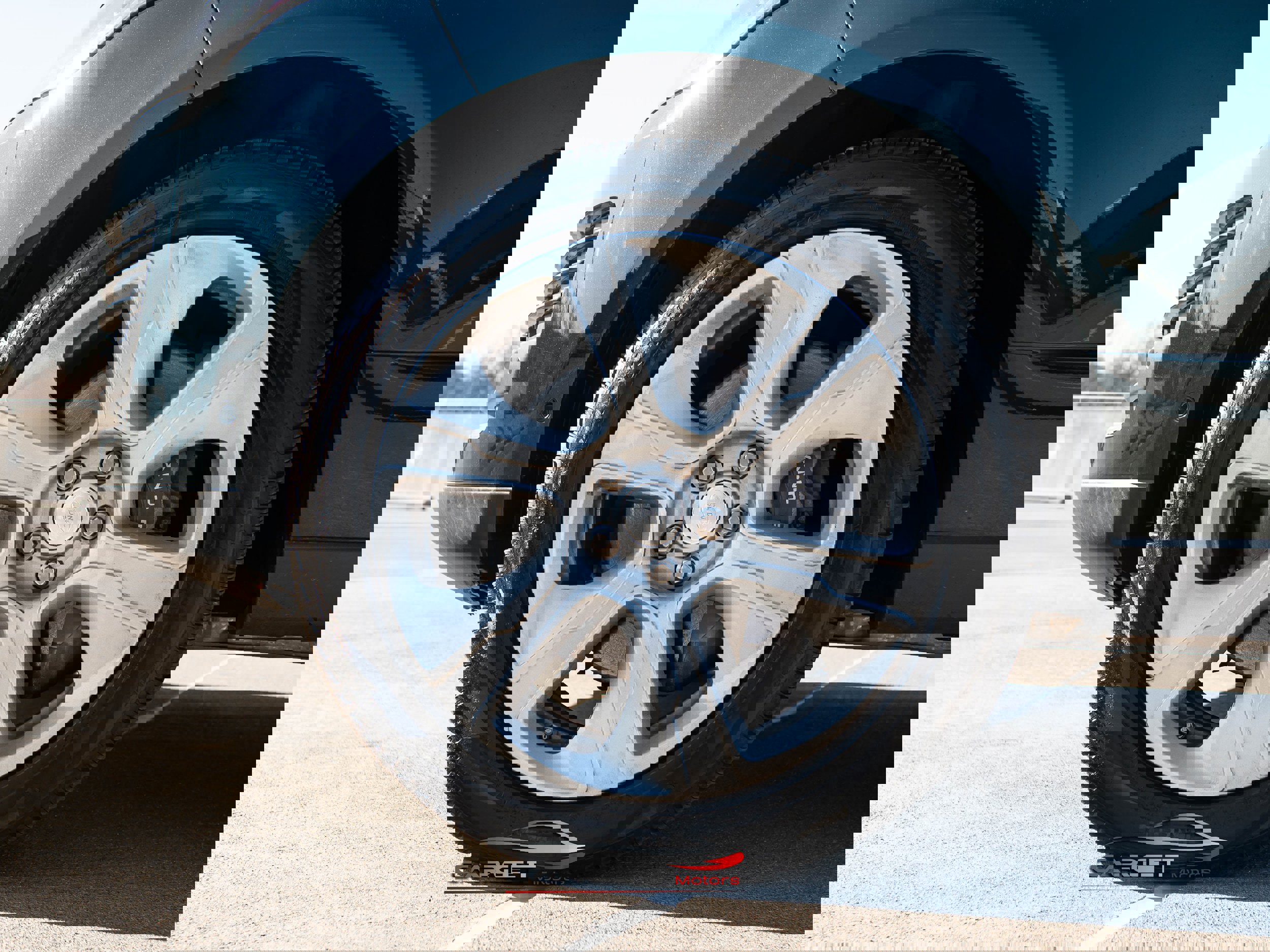 Used 2020 Land Rover Range Rover HSE image 9