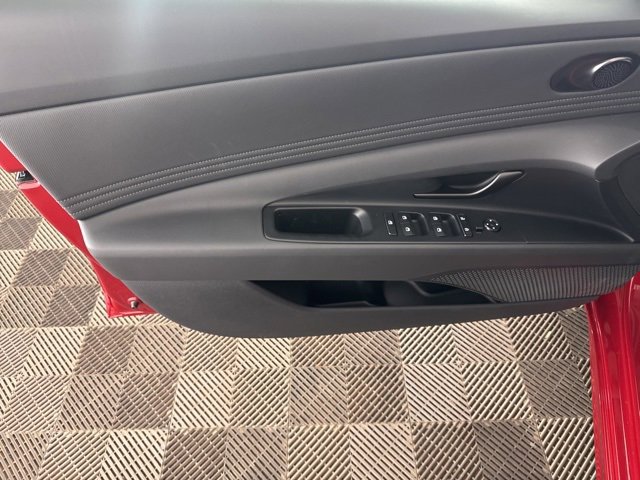 Certified 2025 Hyundai Elantra Sport w/ Cargo Package image 22