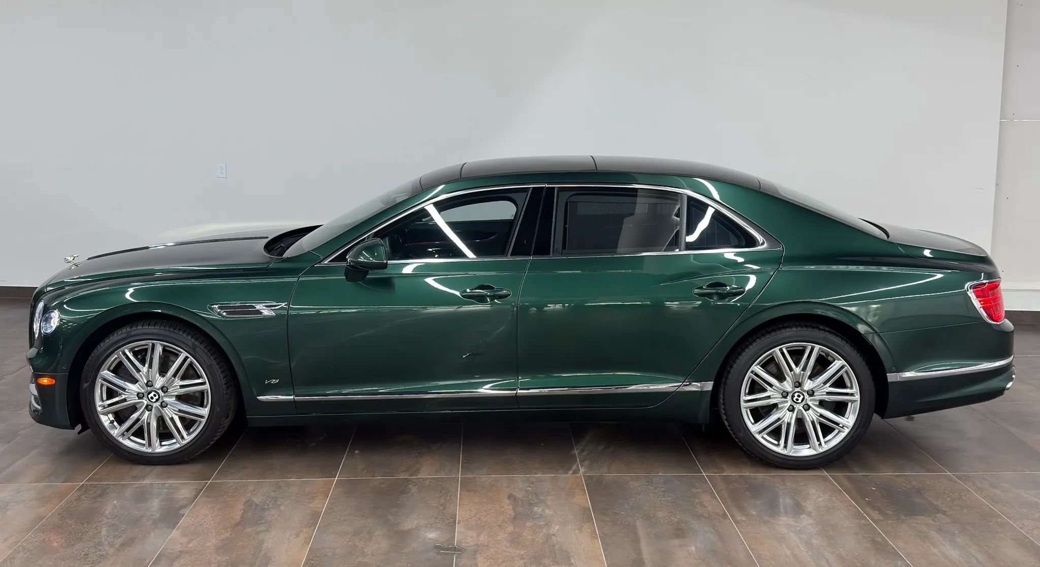 Used 2022 Bentley Flying Spur V8 AWD/4WD image 9