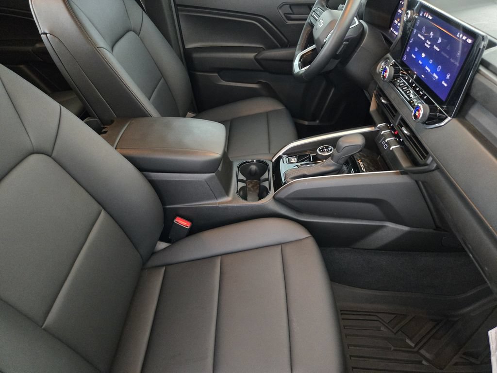 New 2025 Chevrolet Colorado Trail Boss w/ Midnight Edition AWD/4WD image 16